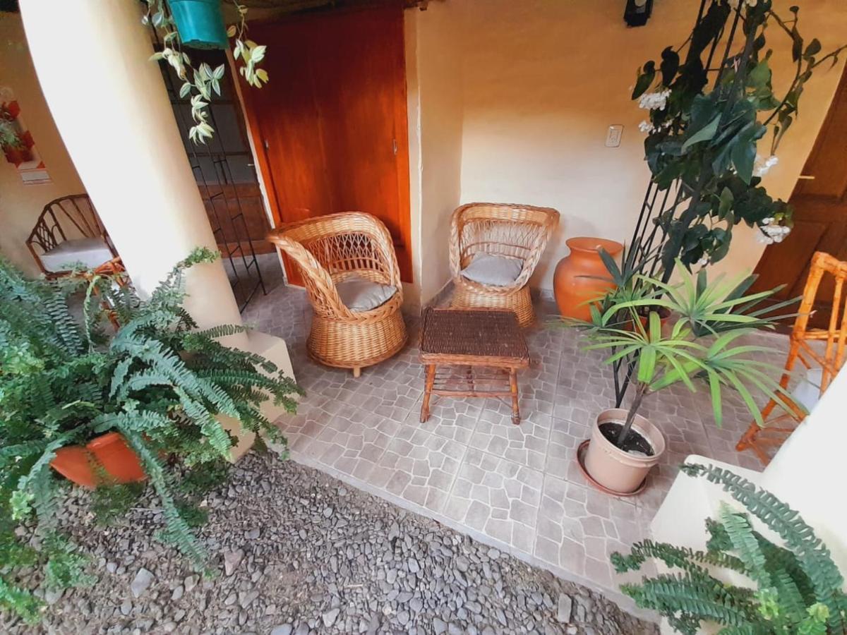 La Montana Bed & Breakfast Cafayate Exterior photo